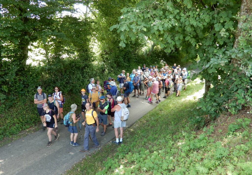 2022-07-06 - Photo Randonnée Chamesol - Regroupement avant l'apéro