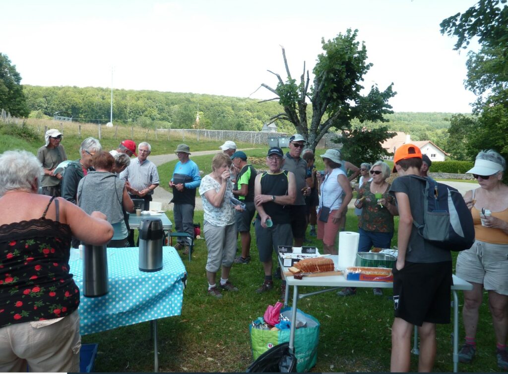 2022-07-06 - Photo Randonnée Chamesol - Le Café