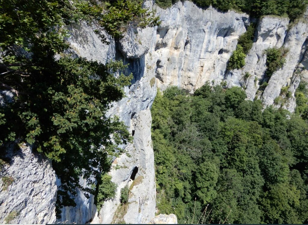 2022-07-06 - Photo Randonnée Chamesol Retour - la falaise 01