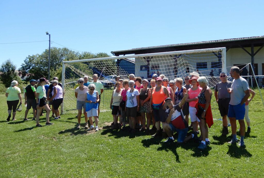 DSCN3806 groupe dans les buts