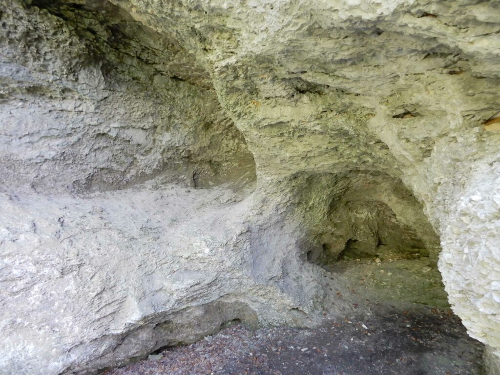 DSCN3906 la grotte des Dames vertes