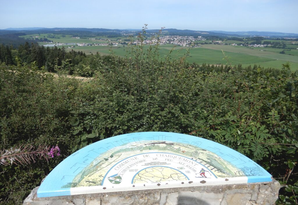 rando St Hip 6 aout 931 point de vue du Peu